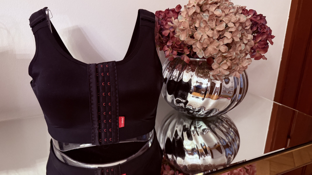 kompressionsbh-mit-blume Sch&ouml;nheitschirurgie in Leipzig &ndash; JE SUIS Leipzig