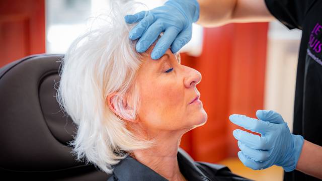 s_je-suis-23 Lidstraffung Leipzig (Blepharoplastik) – Ober- & Unterlid | JE SUIS